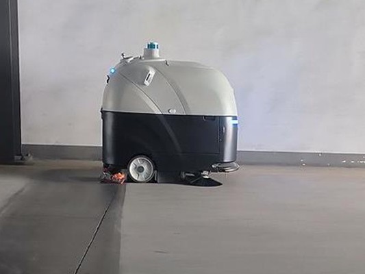 坦力洗地機讓清潔成本 "判若云泥",同行省 20 萬，你花 80 萬！