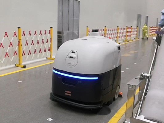 坦力無人駕駛洗地機與 AGV 協同作業的優勢--工業清潔新突破