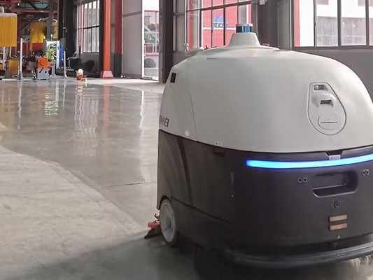 坦力工業用洗地機器人：我能與AGV互聯，解決企業清潔難題